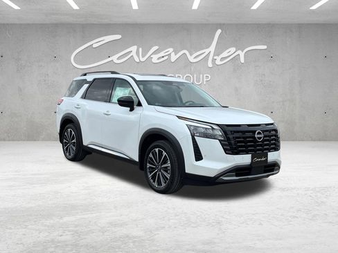 New 2026 Nissan Pathfinder Platinum image 2