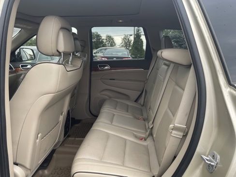 Used 2011 Jeep Grand Cherokee Overland image 15