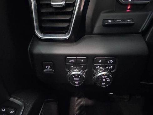 Certified 2023 GMC Sierra 1500 Denali w/ Technology Package AWD/4WD image 26