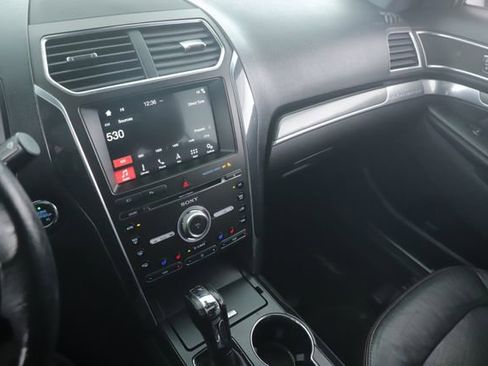 Used 2018 Ford Explorer Sport AWD/4WD image 28