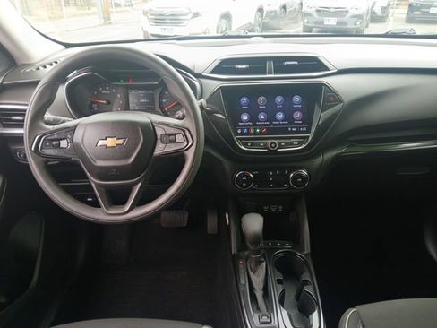Used 2022 Chevrolet TrailBlazer LT w/ Convenience Package AWD/4WD image 8
