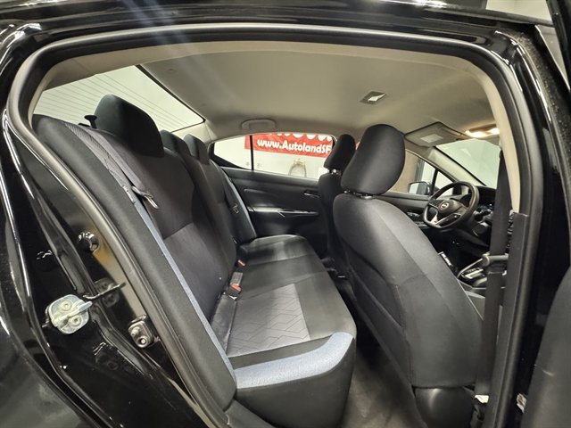 Used 2025 Nissan Versa SV FWD image 14
