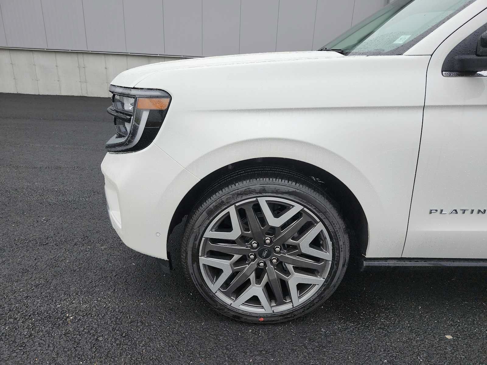 New 2025 Ford Expedition Max Platinum w/ Platinum Ultimate Package AWD/4WD image 10