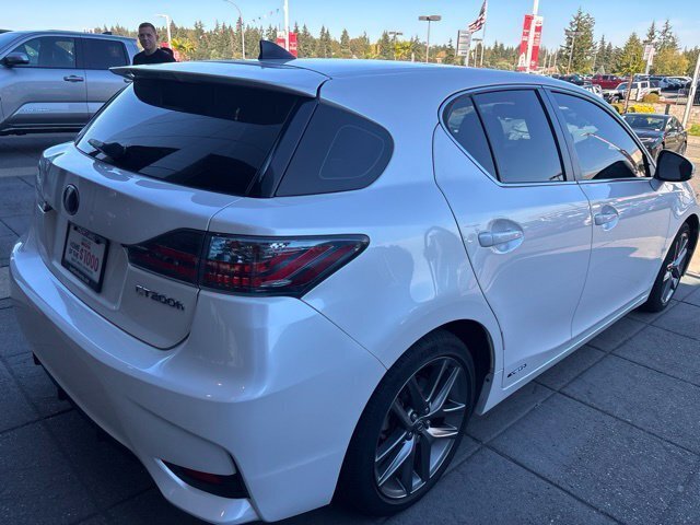 Used 2017 Lexus CT 200h w/ Navigation System Package FWD image 5