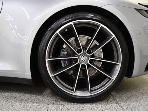Used 2022 Porsche 911 Carrera w/ Premium Package RWD image 33