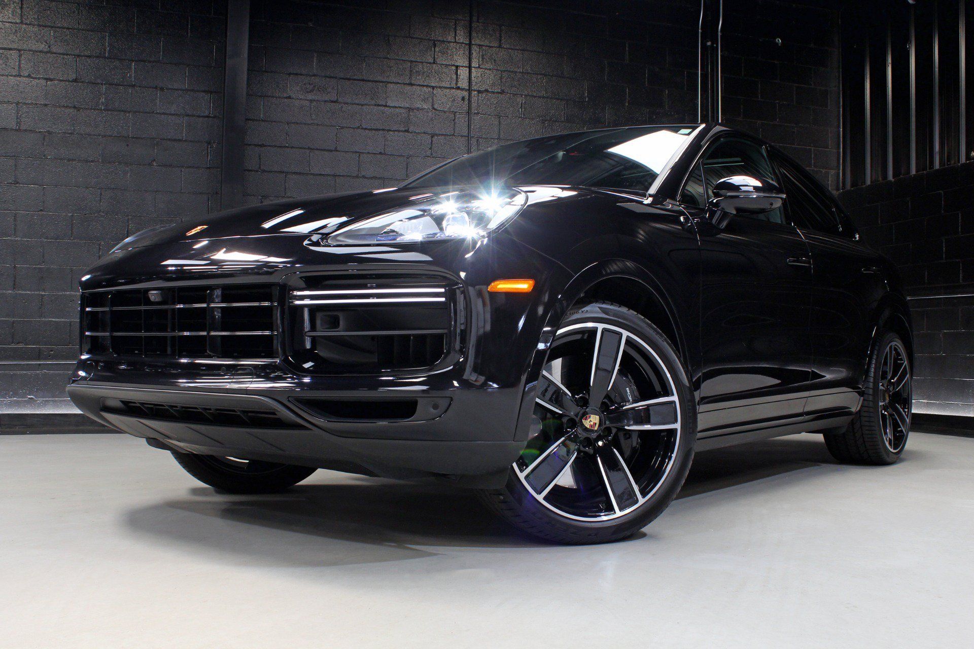 Used 2022 Porsche Cayenne Turbo AWD/4WD image 4