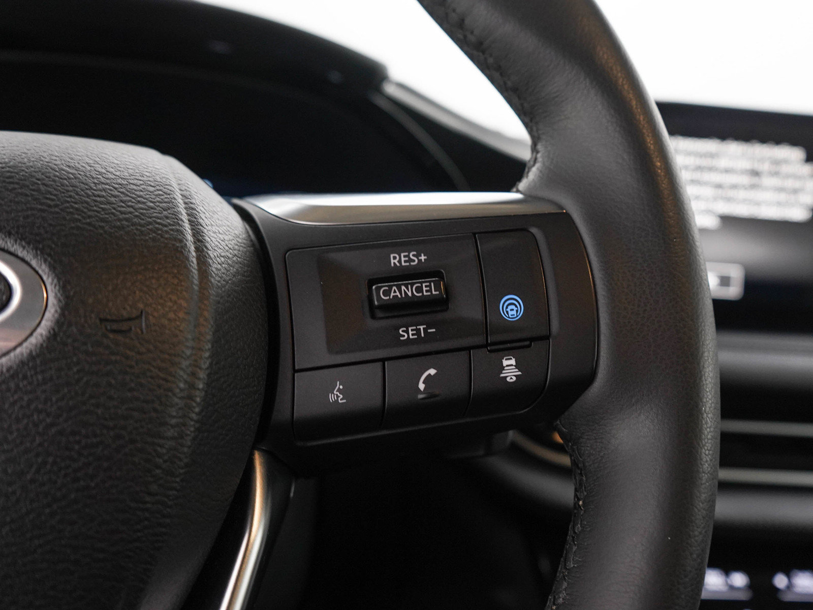Used 2025 INFINITI QX60 Luxe AWD/4WD image 30