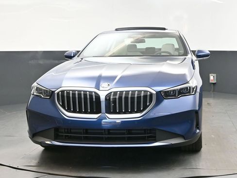 New 2026 BMW 530i w/ Premium Package image 10