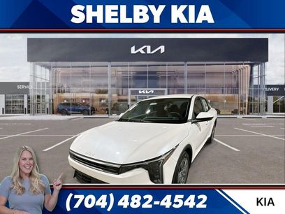 New 2025 Kia K4 LX