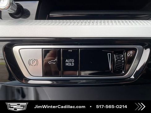 Certified 2025 Cadillac Optiq Sport 2 w/ LPO, Floor Liner Package AWD/4WD image 28