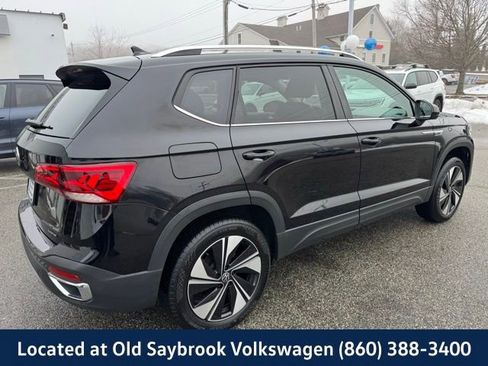 Used 2024 Volkswagen Taos SE image 5