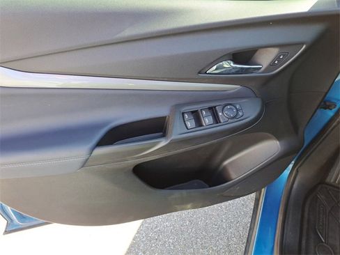 Used 2022 Chevrolet Bolt EUV LT w/ Convenience Package image 19
