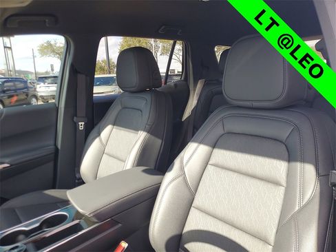 New 2026 Chevrolet Equinox LT w/ Convenience Package II image 13