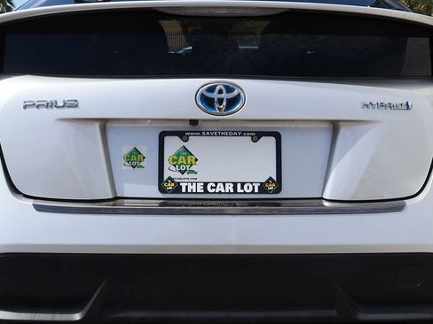 Used 2016 Toyota Prius Three Touring image 21