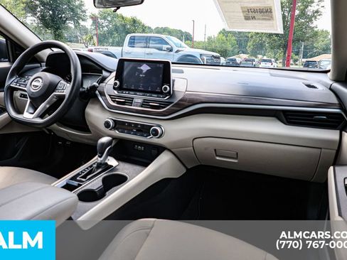 Used 2025 Nissan Altima 2.5 SV FWD image 29