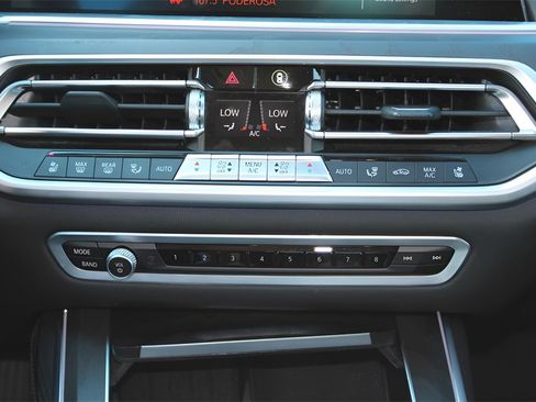 Used 2022 BMW X7 xDrive40i image 23