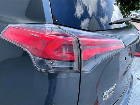 Used 2016 Toyota RAV4 XLE AWD/4WD image 23