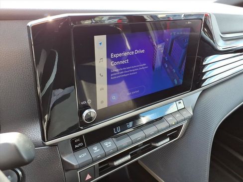 Used 2025 Toyota Camry SE FWD image 25