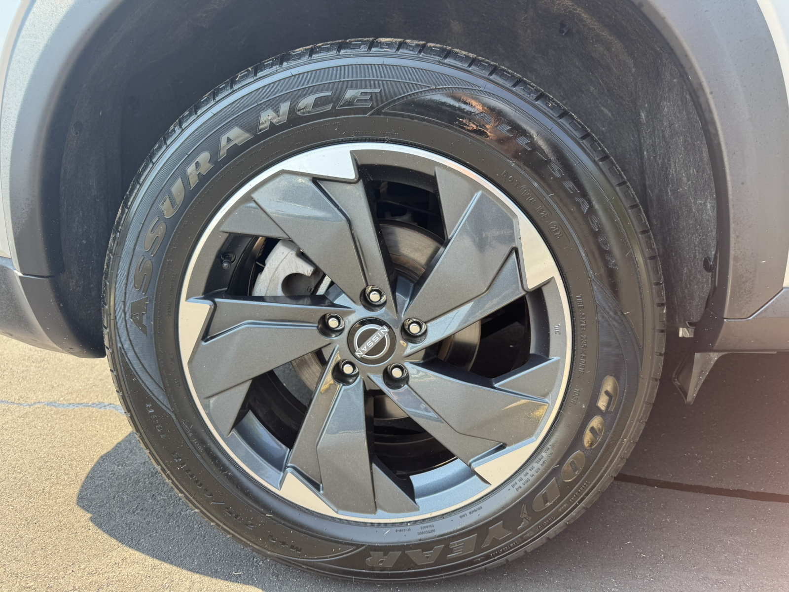 Used 2024 Nissan Rogue SV AWD/4WD image 19