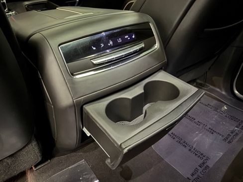 Used 2022 Cadillac Escalade Sport Platinum w/ Heavy-Duty Trailer Package AWD/4WD image 36