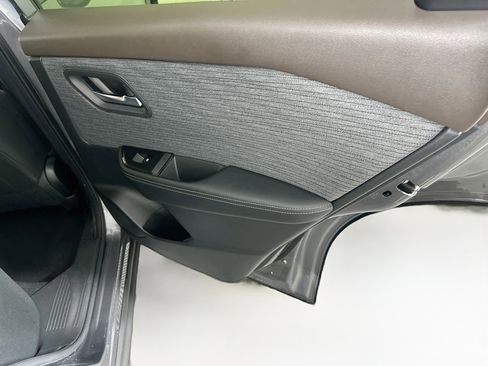 Used 2023 Nissan Rogue SV FWD image 28