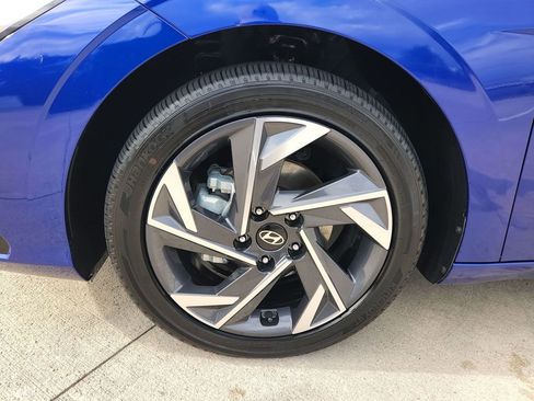 Used 2025 Hyundai Elantra Limited image 31