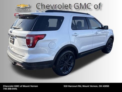 Used 2018 Ford Explorer XLT w/ Equipment Group 202A image 5