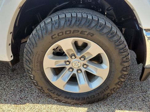 Used 2022 RAM 1500 Laramie AWD/4WD image 8