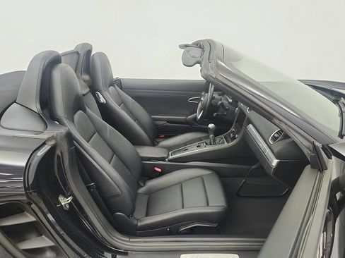 Used 2018 Porsche 718 Boxster S RWD image 19