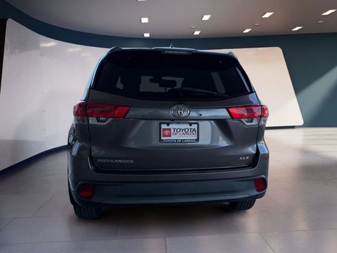 Used 2019 Toyota Highlander SE image 4