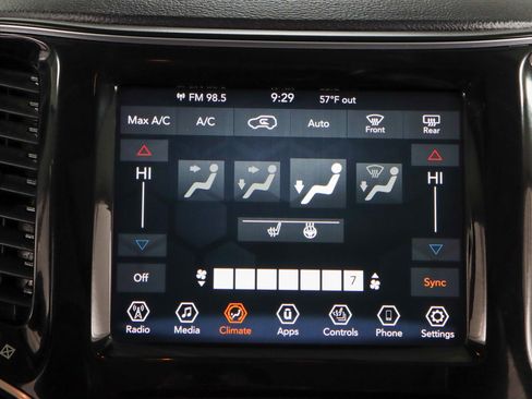 Used 2021 Jeep Cherokee Limited image 19