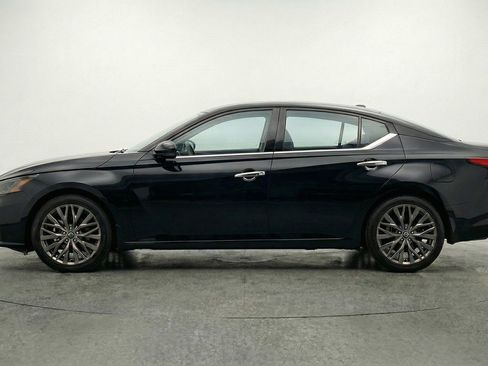 Used 2025 Nissan Altima 2.5 SV image 5