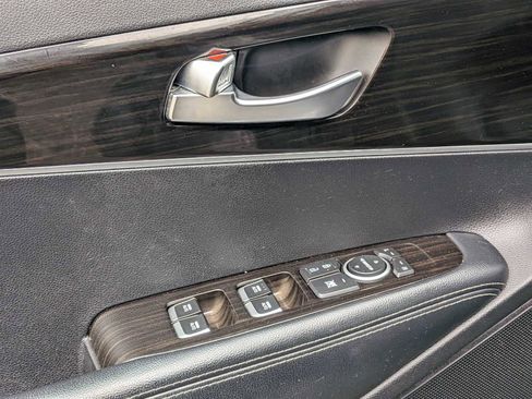 Used 2020 Kia Sorento LX w/ LX I4 Convenience Package AWD/4WD image 11