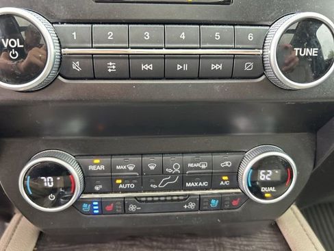 Used 2021 Ford Expedition Limited AWD/4WD image 17
