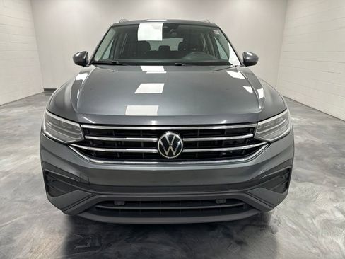 Used 2022 Volkswagen Tiguan SE AWD/4WD image 2