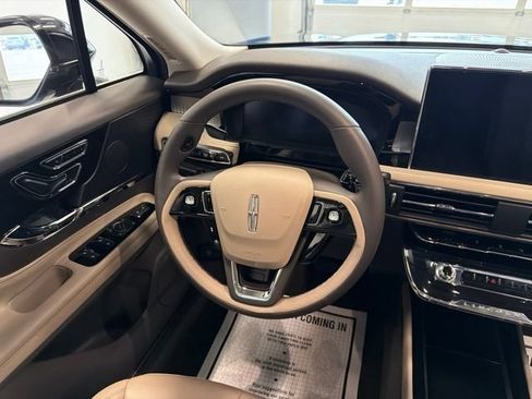 Used 2023 Lincoln Corsair AWD image 30