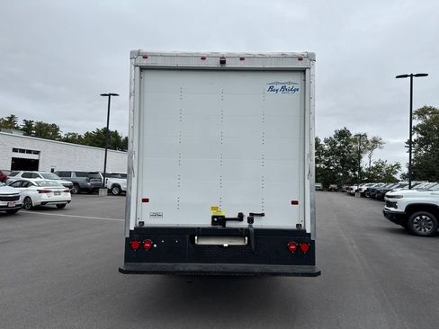 Used 2024 Chevrolet Low Cab Forward RWD image 5