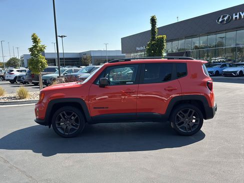 Used 2021 Jeep Renegade Latitude w/ Luxury Group II AWD/4WD image 2