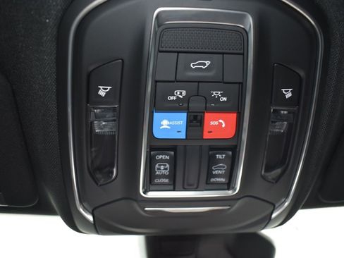 New 2026 Jeep Grand Cherokee Altitude AWD/4WD image 22