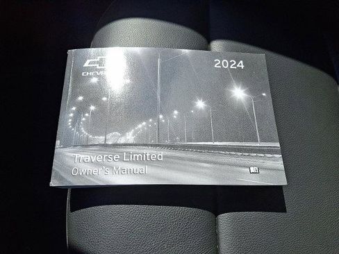 Certified 2024 Chevrolet Traverse LT w/ LPO, Floor Liner Package image 30