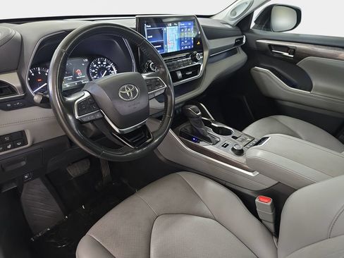 Used 2021 Toyota Highlander Platinum AWD/4WD image 19