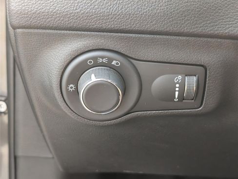 Used 2018 Jeep Compass Sport AWD/4WD image 19
