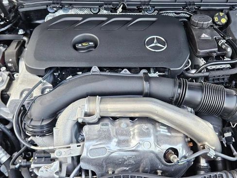 Used 2025 Mercedes-Benz GLB 250 image 21