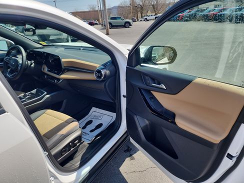 Certified 2025 Chevrolet Equinox ACTIV w/ Safety and Technology Package image 35