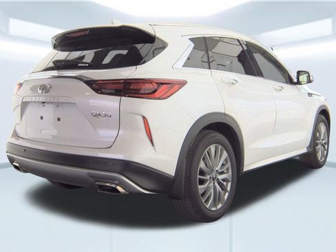 Used 2023 INFINITI QX50 Luxe FWD image 2
