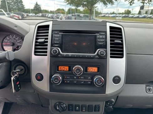 Used 2018 Nissan Frontier SV w/ Value Truck Package AWD/4WD image 17