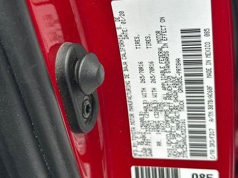 Certified 2020 Toyota Tacoma TRD Off-Road w/ Technology Package image 5