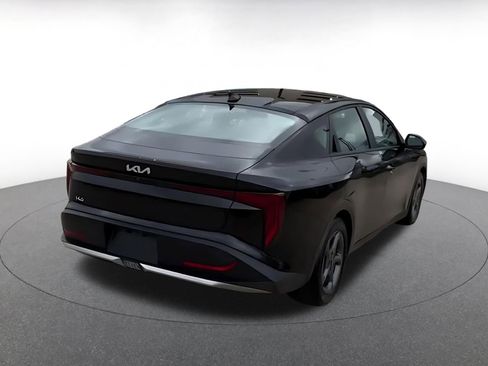 Used 2025 Kia K4 LXS image 15