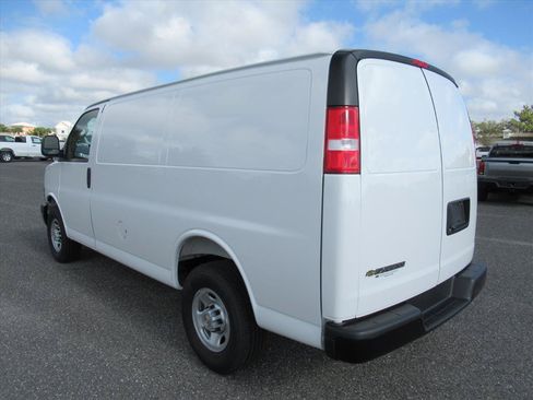 New 2026 Chevrolet Express 2500 RWD image 6