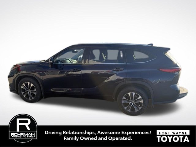 Used 2020 Toyota Highlander XLE AWD/4WD image 8